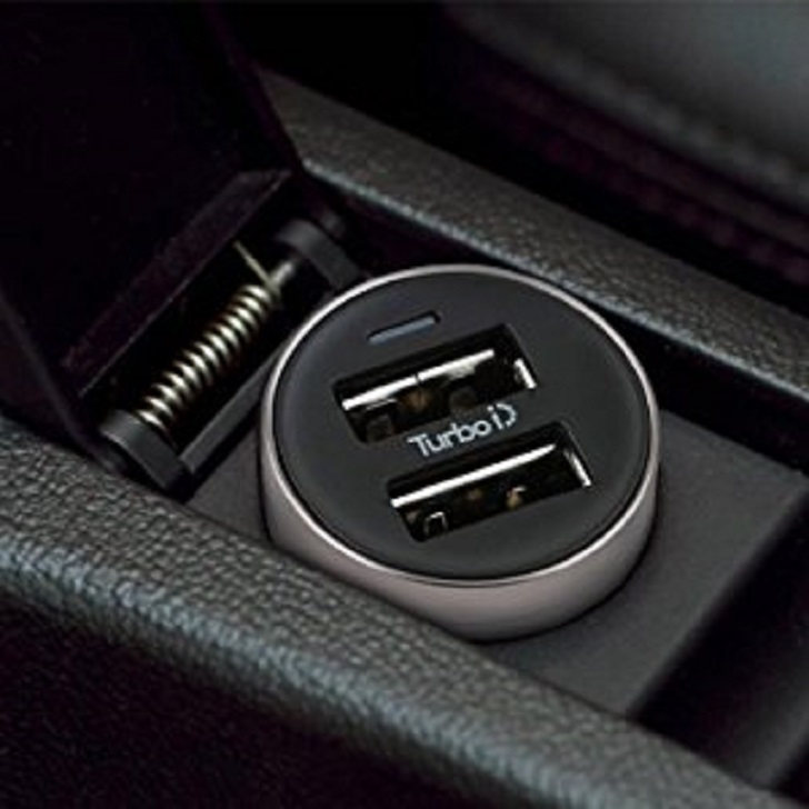 欧州車のシガーソケットでiphone スマホの充電器を使用する際の注意点 Ta Creativeブログ